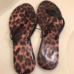 NWT flip flops size 7